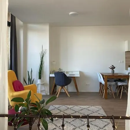 útulný A Moderný Ateliér S Terasou