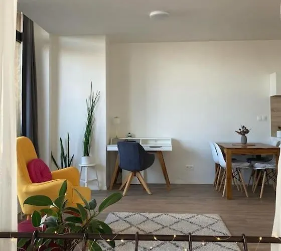 útulný A Moderný Ateliér S Terasou